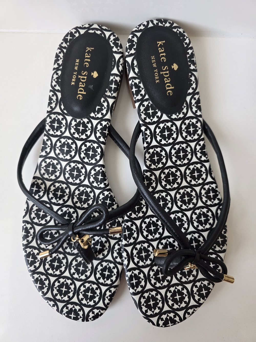 Kate Spade Mistic Black White Tile Print Bow Thong Sandals Size 8.5M